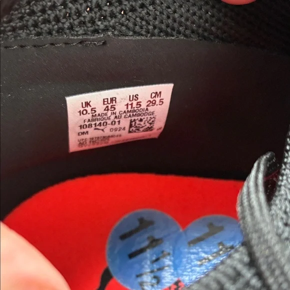 Womens 11.5 / Mens 9.5 Puma Black Soccer Cleats with Pink and Purple Woven Upper - Picture 2 of 7